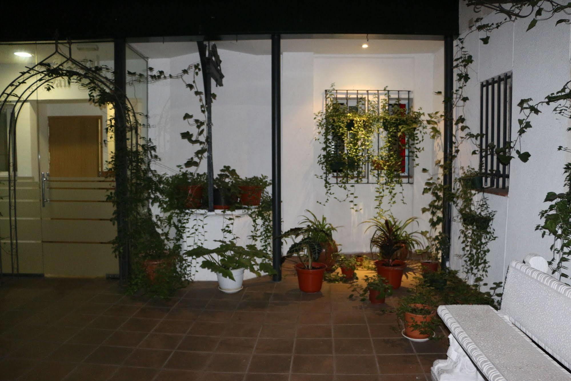 Hostal San Blas Madrid Exterior photo